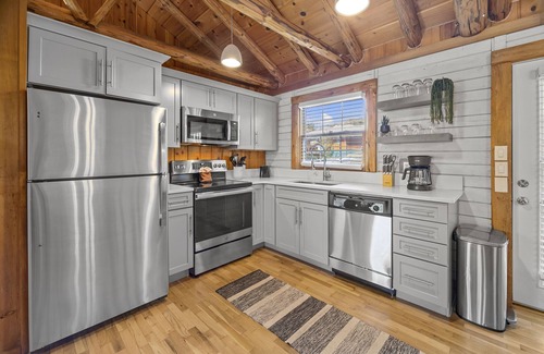 Indian Point Cabin | Charming Lake Cabin on Table Rock Lake – Minutes to Silver Dollar City