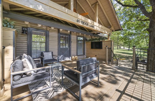 Indian Point Cabin | Charming Lake Cabin on Table Rock Lake – Minutes to Silver Dollar City