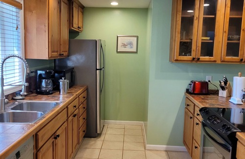 Cassopolis House | Charming lake cottage