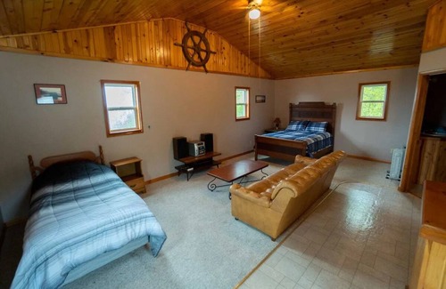 Kelleys Island Apartment | Charming lake front apartment in the heart of Kelleys Island.