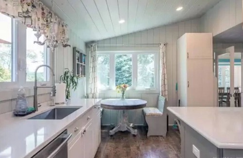 New Fairfield House | Charming lake side retreat