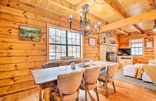 Milledgeville Cabin | Charming Lake Sinclair Cabin: Fire Pit, Dock