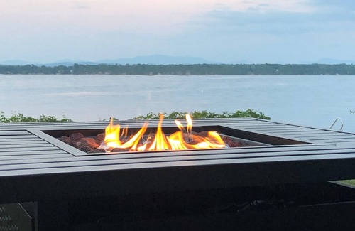 Schuyler Falls House | Charming lakefront cottage
