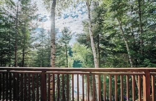 Faraday House | Charming Lakefront Cottage w/Hot Tub & Fire Pit, WiFi