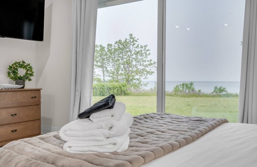 Port Hope Other | Charming Lakeside Breeze By The Lake