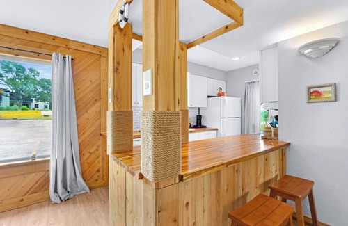 Canyon Lake Condo | Charming Lakeside Condo - Moments to Lake Fun