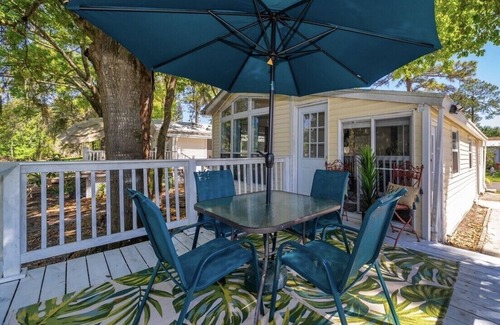 Kissimmee Cottage | *Charming Lakeview Cottage 4 Miles From Disney*