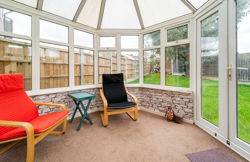 Hainault House | Charming Large 3 Bedroom House/Garden in Greater London, Chigwell