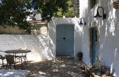 Alinda House | Charming Leros Hideaway | Serenity & Privacy