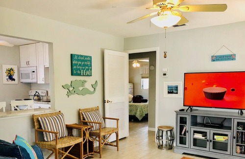 Sarasota Cottage | Charming Lido Cottage