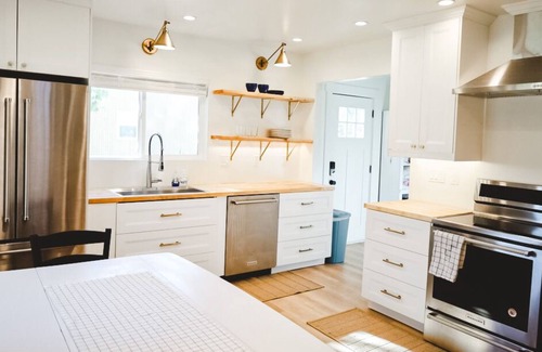 Paradise House | Charming little Paradise home in Cache Valley south end of Hyrum and Logan!