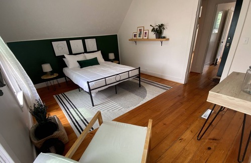 Gladstone House | Charming loft in downtown Gladstone