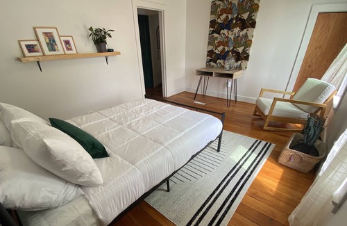 Gladstone House | Charming loft in downtown Gladstone