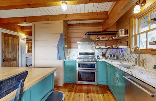 Sylva Cabin | Charming Log Cabin with Long Range Views, Wifi, and Private Hot Tub