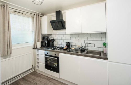 Tollington Apartment | Charming London Apartment with Great Location