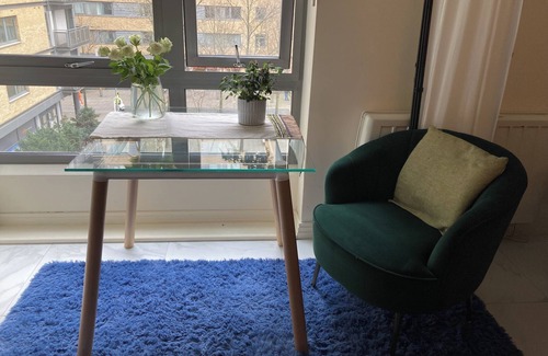 East Acton Apartment | Charming London Apartment with Great Views