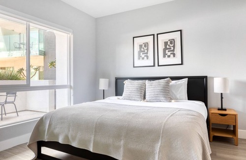 East Village Apartment | Charming Long Beach 1BR w/Pool & Gym, walk to Ocean Blvd, by Blueground