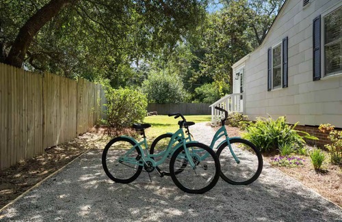 Beaufort House | Charming Lowcountry Cottage | Near Downtown & Parris Island