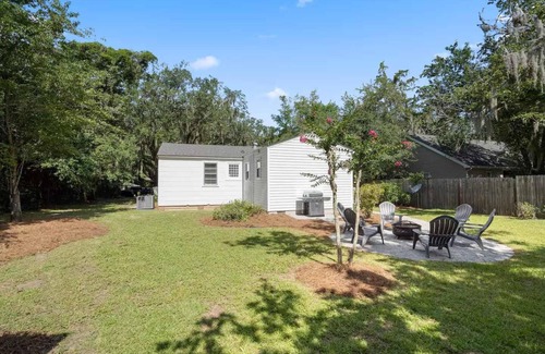 Beaufort House | Charming Lowcountry Cottage | Near Downtown & Parris Island