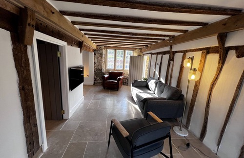 Long Itchington Cottage | Charming, luxurious cottage full of character
