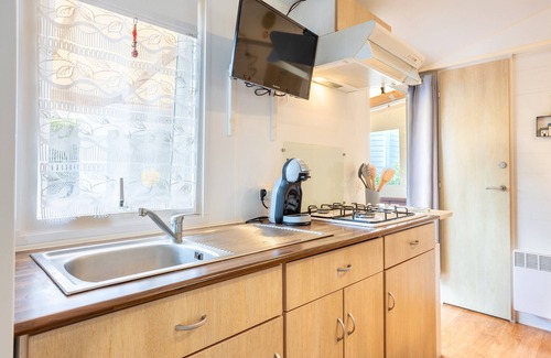 Saint-Denis-d'Oleron RV Rental | Charming Mobile Home in Saint-Denis-d'Oléron – 4 People, Shared Pool, Terrace, Close to Beaches