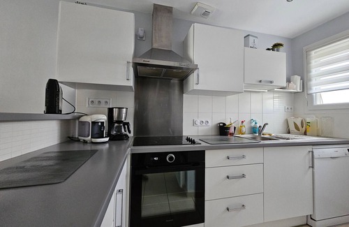 LʼAiguillon-sur-Mer House | Charming Maisonette Near Market with Garden, A/C, WiFi, BBQ - Close to Beach