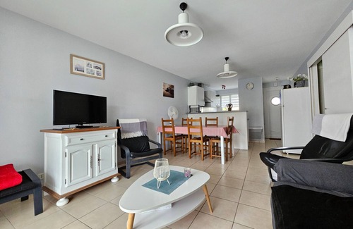 LʼAiguillon-sur-Mer House | Charming Maisonette Near Market with Garden, A/C, WiFi, BBQ - Close to Beach