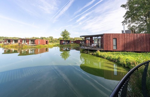Maubray Villa | Charming Mansion with Pools