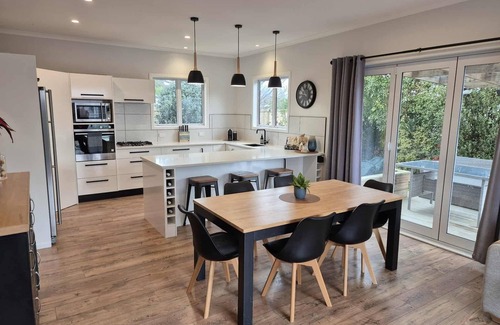 Leamington House | Charming meets modern with private garden retreat