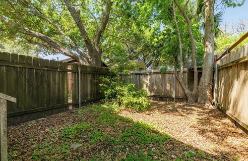 Mid-City House | Charming Mid-City duplex near hospitals and public transportation.