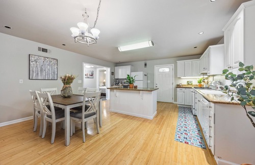 Midtown Sacramento Apartment | Charming Midtown Home w/King Bed, Private Parking, near Sutter Medical