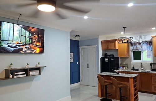 Belair Estates Apartment | Charming Modern 1-bedroom apartment with WiFi, AC in Beautiful Nassau