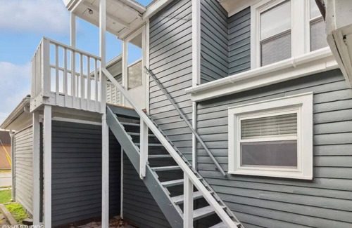 Ottawa Apartment | Charming & Modern 2BR in the Heart of Ottawa