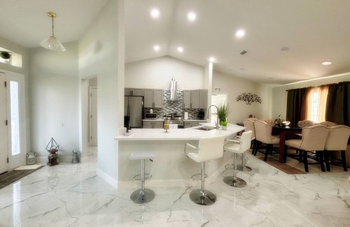 Port Malabar House | Charming & Modern 4-bedroom 2-bathroom in brilliant Palm Bay