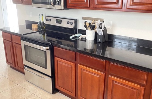 West End House | Charming Modern Home with a Pool -10 minutes to French Quarter & Downtown