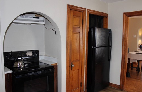 Jeffersonville House | Charming Modern Retreat Near Downtown Jeffersonville & Bob Hedge Park