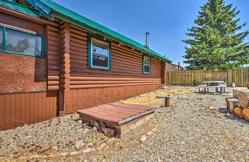 Ringling Cabin | Charming Montana Retreat w/Mountain Views!
