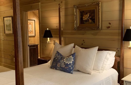 Highlands Cabin | Charming mountain cabin only 5 minutes to DT Highlands.