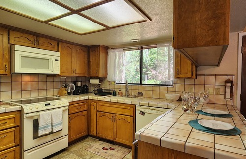 Glencoe Cabin | Charming Mountain Cabin: 3BD + Bonus Room in Woods