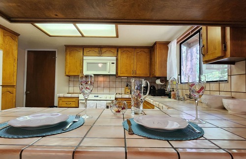 Glencoe Cabin | Charming Mountain Cabin: 3BD + Bonus Room in Woods
