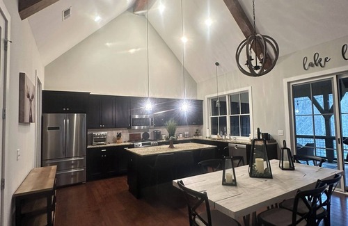 Bear Lake Reserve Villa | Charming mountain lake retreat with outstanding amenities.