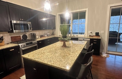 Bear Lake Reserve Villa | Charming mountain lake retreat with outstanding amenities.