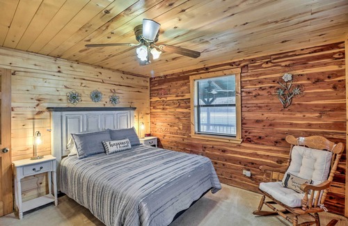 Boswell Cabin | Charming Mountain View Cabin ~ 8 Mi to Dtwn!
