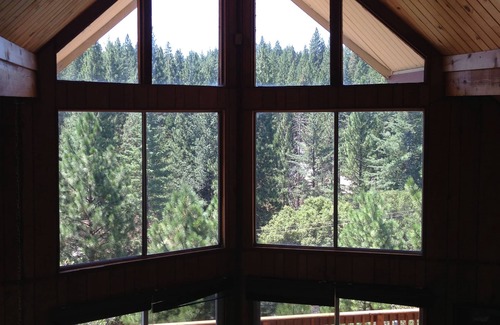 Groveland Cabin | Charming Mountain View Cabin Near Yosemite and Pine Mountain Lake