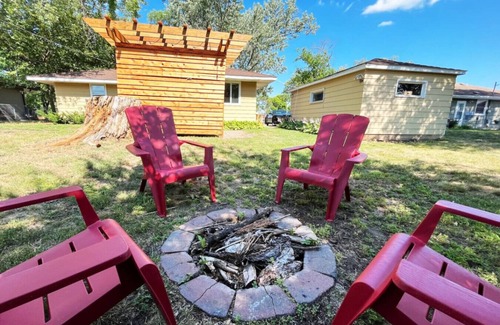 Richfield House | Charming Mpls Escape - Sleeps 14