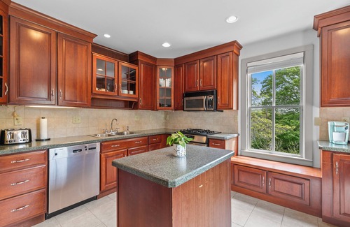 Mystic House | Charming Mystic Cottage- Downtown Location!