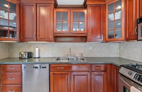 Mystic House | Charming Mystic Cottage- Downtown Location!