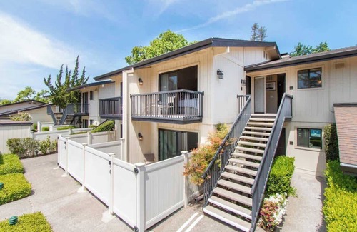 Napa Condo | Charming Napa Retreat | Walk to Wineries & Dining