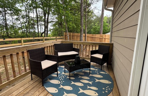 Counce House | Charming Nautical Themed 3-bedroom house with AC and WiFi in Counce