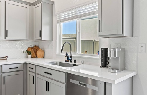 Southwestern Sacramento House | Charming new 3-bedroom house in Elk Grove with AC, WiFi, EV Charging, ROKU